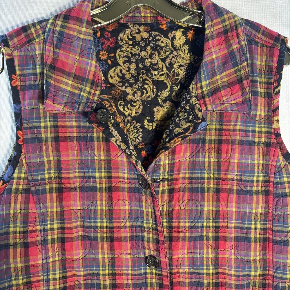 Reversible Floral & Plaid Button-Up Vest - Picture 5 of 7